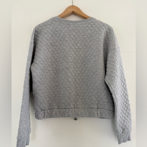 Guess Quilted Sweatshirt, size large. - Picture 3 of 8